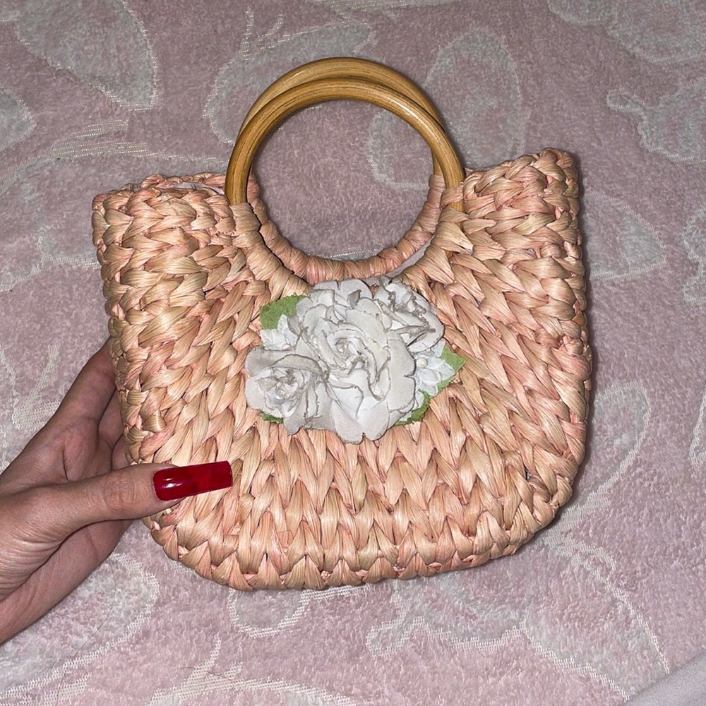 Mini straw bag